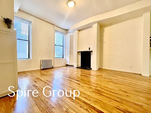 5th image of 457 W 50th St APT 1re