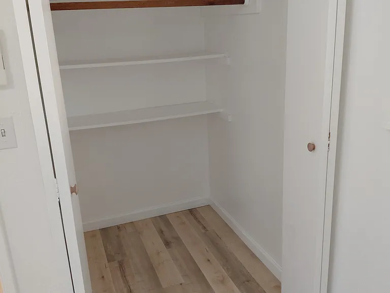 411 SW Westholm Ave — Photo 18