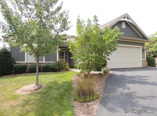 20 Cove Summit Dr, Hendersonville, NC 28739