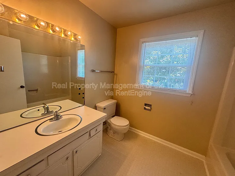 2393 Spicewood Dr — Photo 15