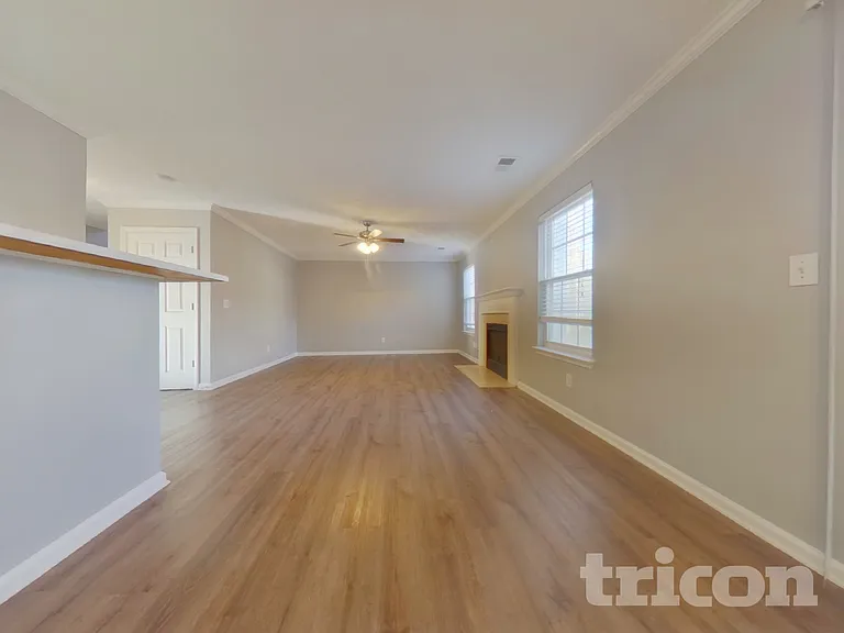 878 Crestworth Xing — Photo 5
