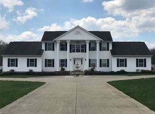 17940 Snyder Rd, Chagrin Falls, OH 44023