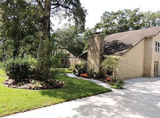 510 S Rivershire Dr, Conroe, TX 77304