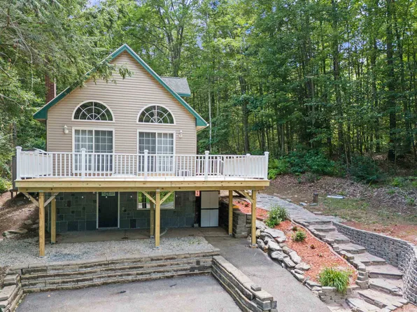 230 Camelot Shore Drive, Farmington, NH 03835