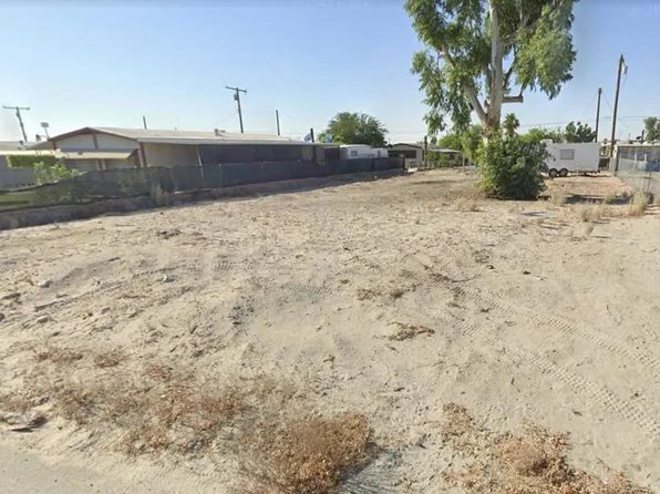 33 Travertine Pl, Thermal, CA 92274