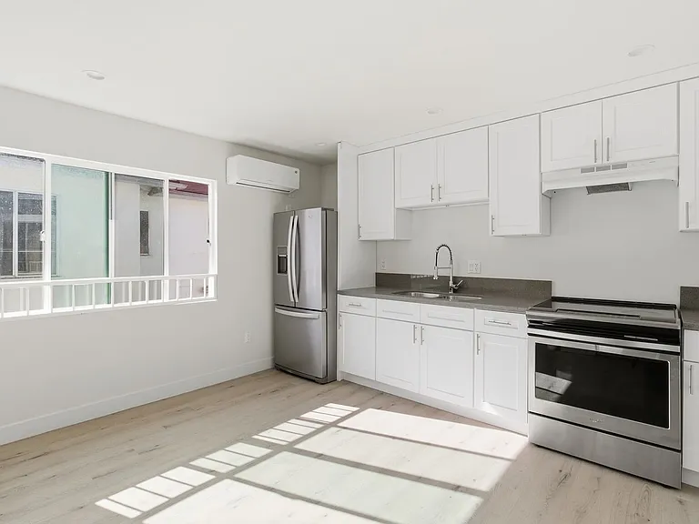 1474 S Wooster St — Photo 1