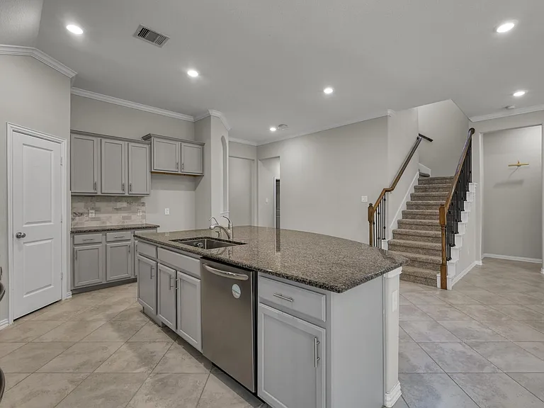 122 S Bearkat Ct — Photo 7