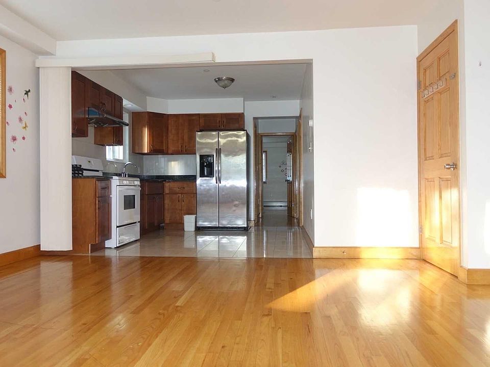 2nd image of 4717 Smart St