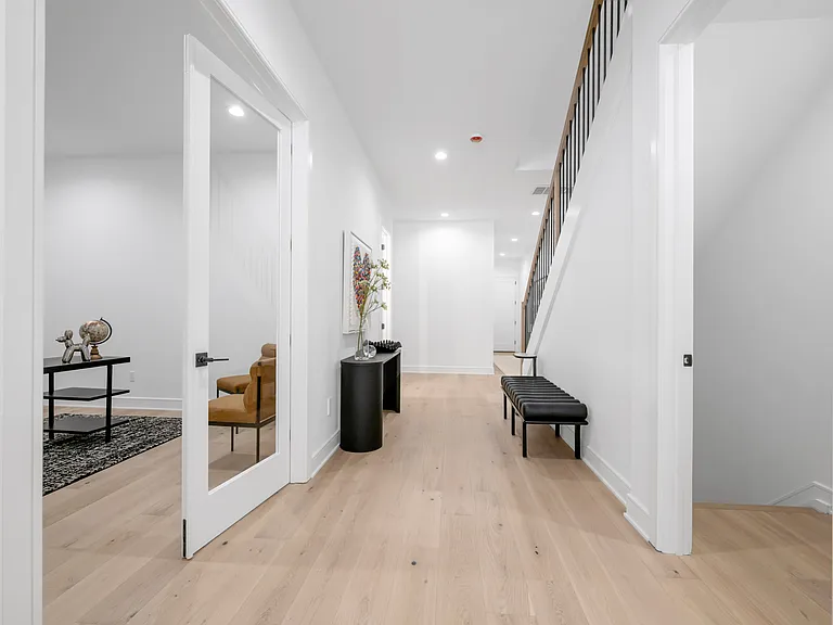 9 Feldman Ct — Photo 13