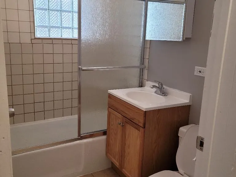 2954 W Belmont Ave #1R — Photo 6