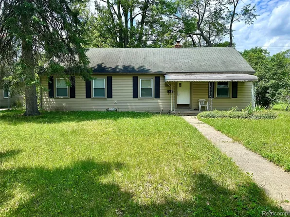 20483 Five Points St, Redford, MI 48240