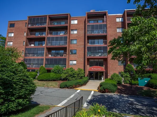 2 Summit Dr APT 41, Reading, MA 01867
