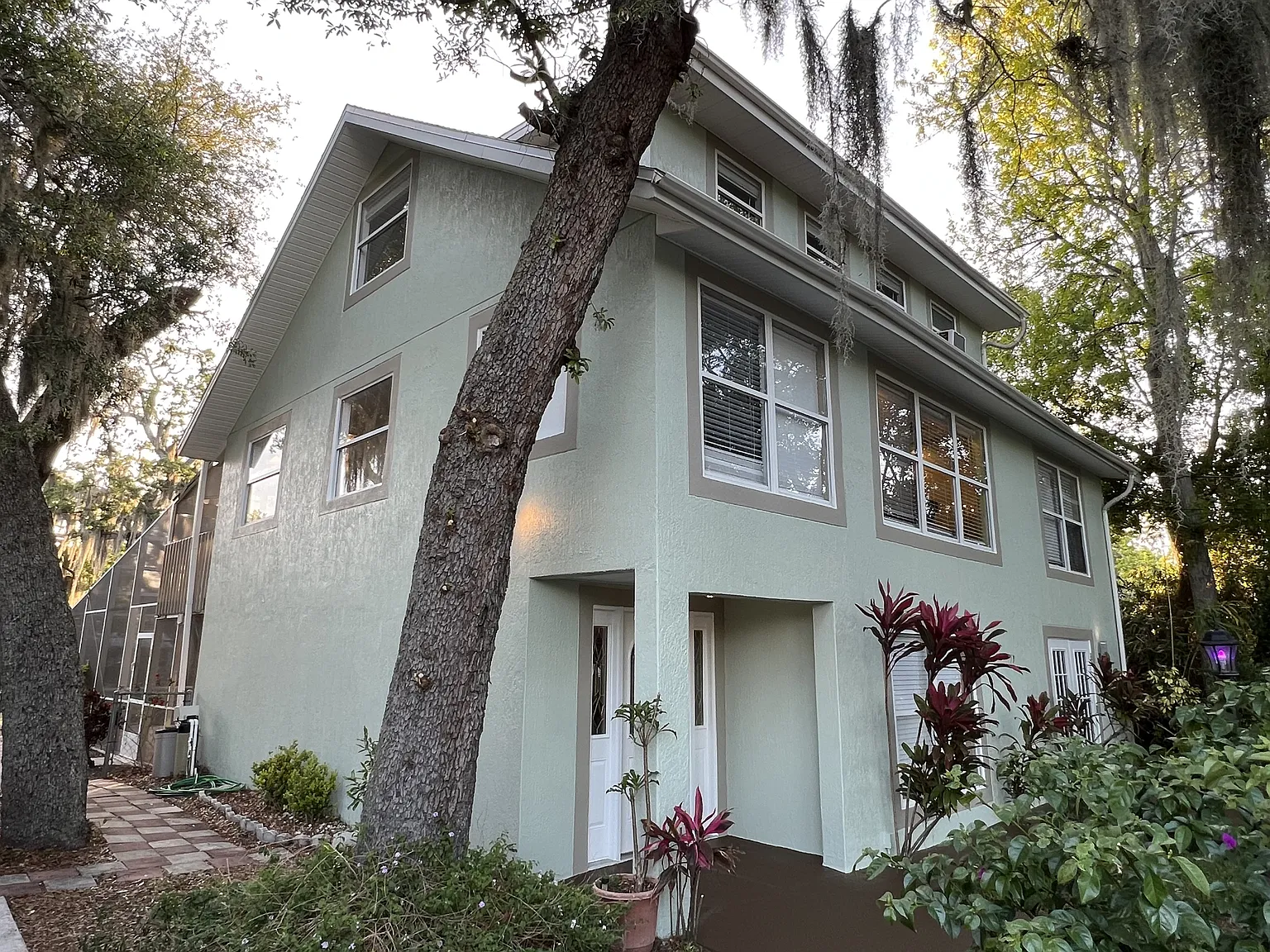 1310 Daytona Avenue - 6 — Photo 3