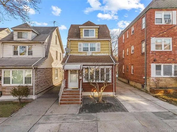 59-41 156th St #1, Flushing, NY 11355