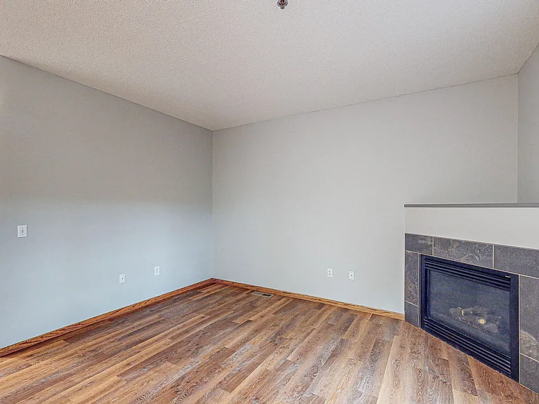 Cedar Pointe Townhomes — Photo 113