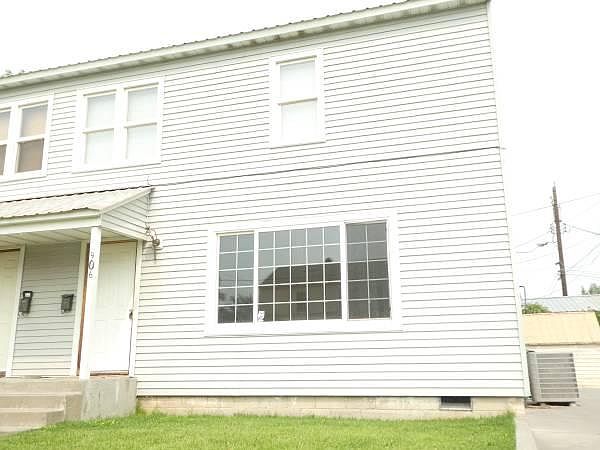 1st image of 906 Symons St