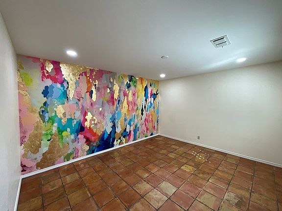 5th image of 2409 Haynes Dr