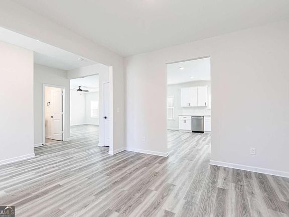 5th image of 185 Egret Ct