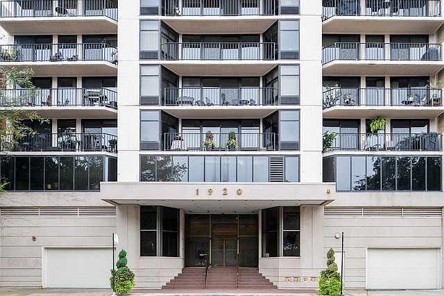 1st image of 1920 N Clark St APT 11C