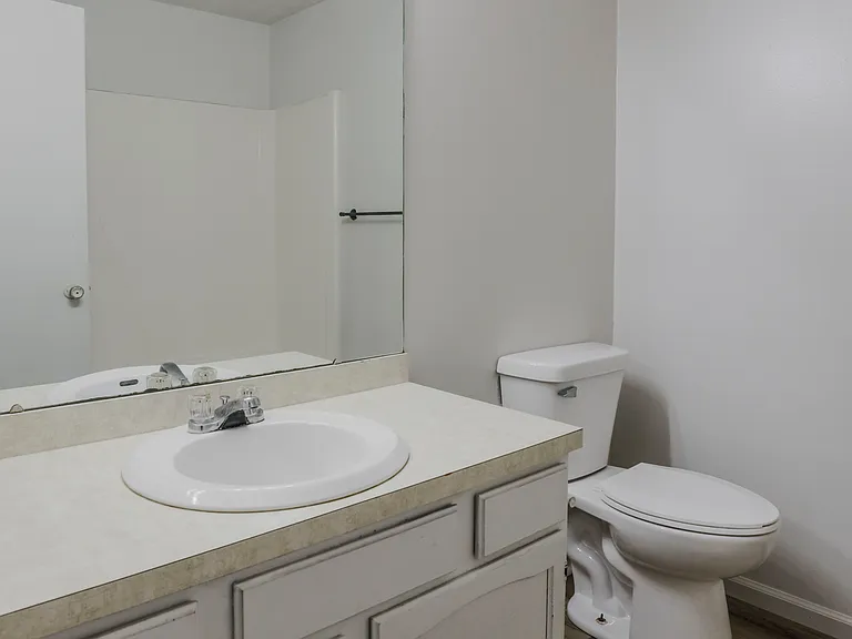 Tippecanoe Drive Apartments — Photo 5