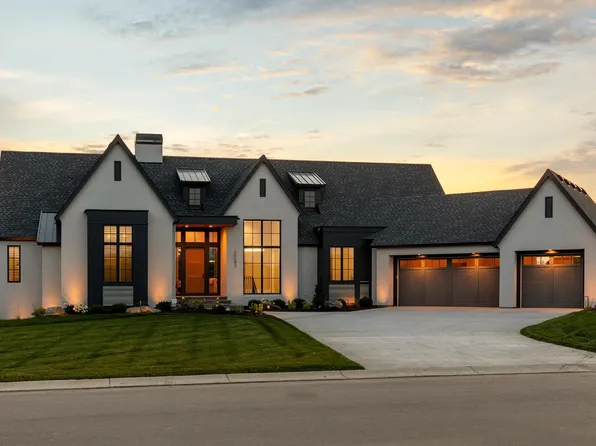 2045 Bridgevine Ct, Independence, MN 55359