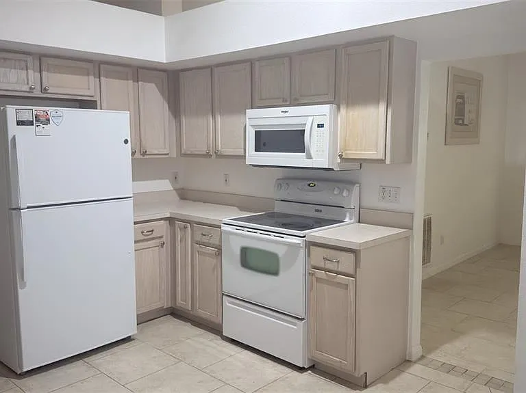 1144 Clear Creek Cir — Photo 10