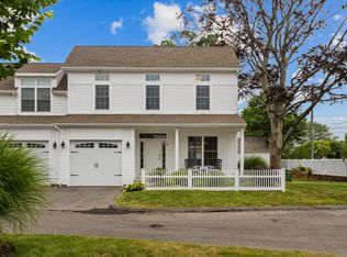 25 Sheffield St #1, Old Saybrook, CT 06475