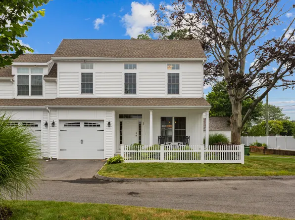 25 Sheffield Street #1, Old Saybrook, CT 06475