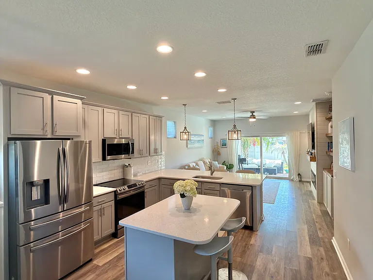 2024 Poinciana Rd — Photo 3