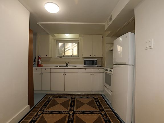 3rd image of 42XX W 10th Ave #Basement
