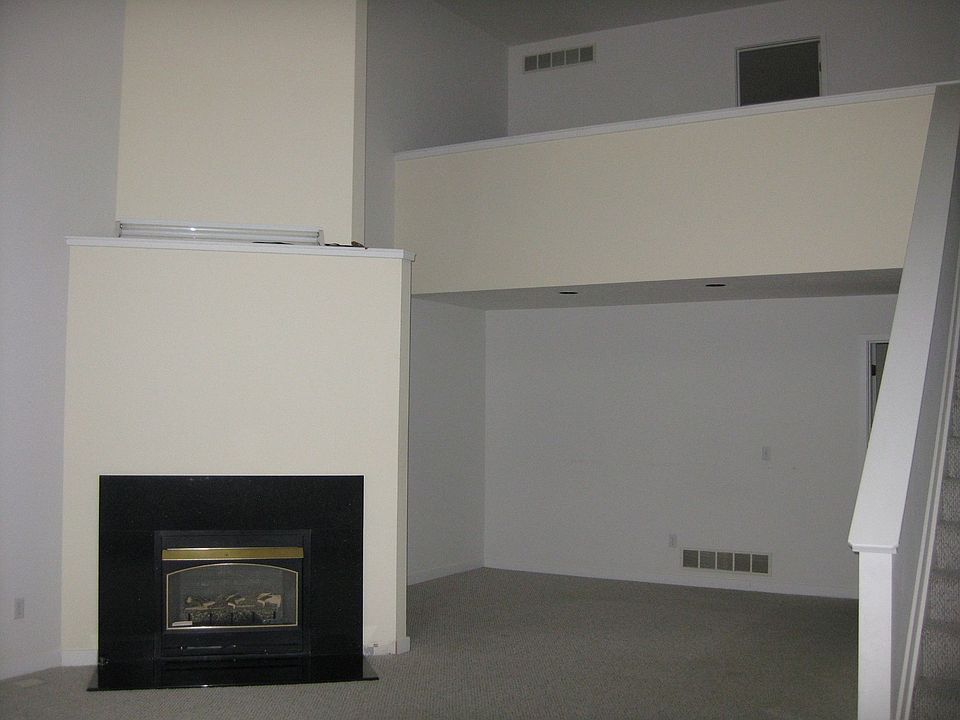 Living Room & Dining Area