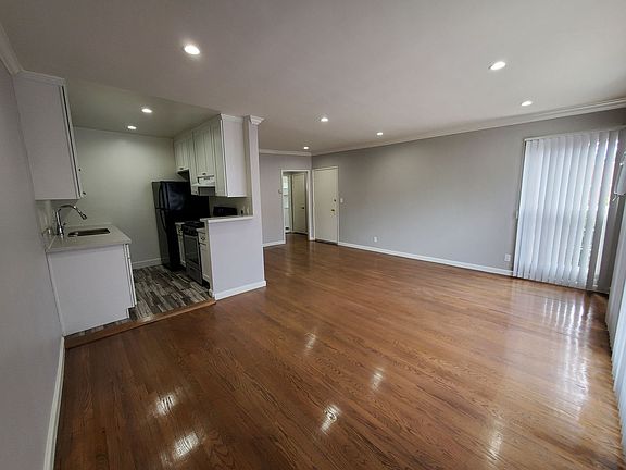 4th image of 938 N Spaulding Ave APT 9
