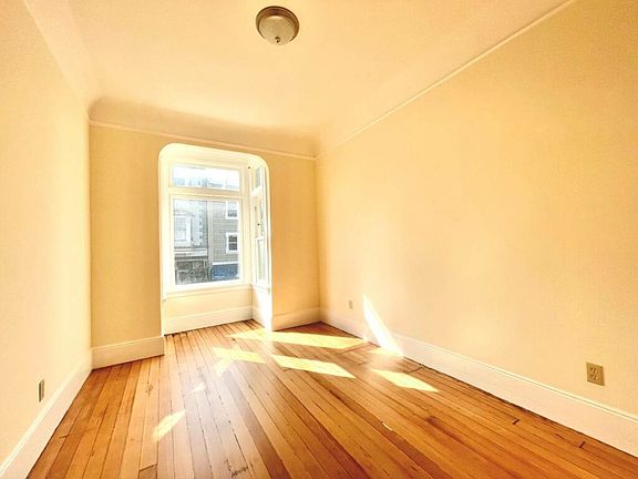 4th image of 1740 Polk St #5