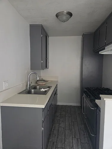 2919 S Cloverdale Ave #8 Photo 1