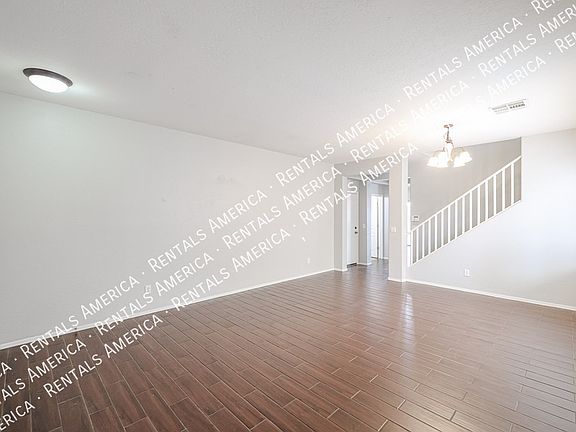 5th image of 4563 E Oxford Ln