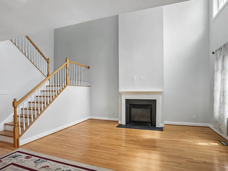 166 Shilling Ave — Photo 20