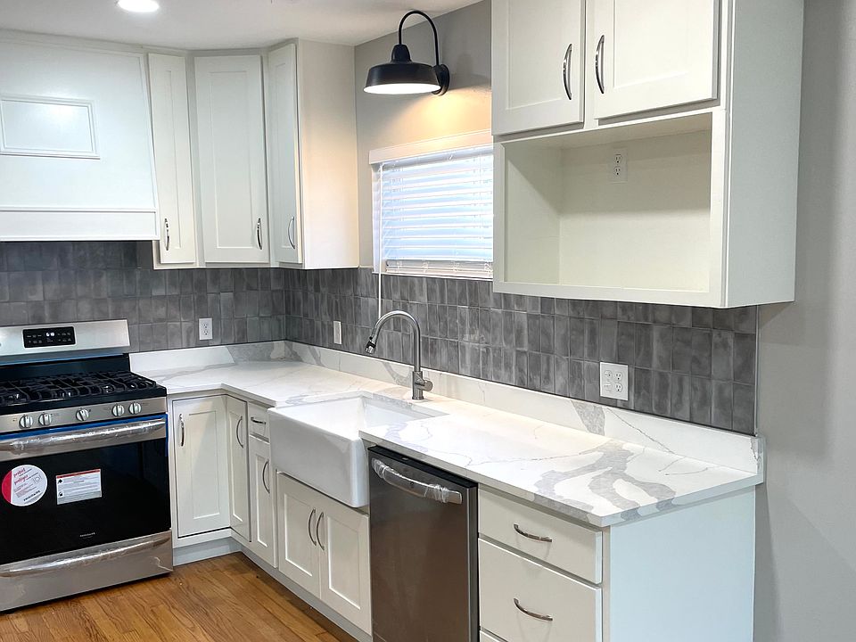1st image of 2328 W Park Pl