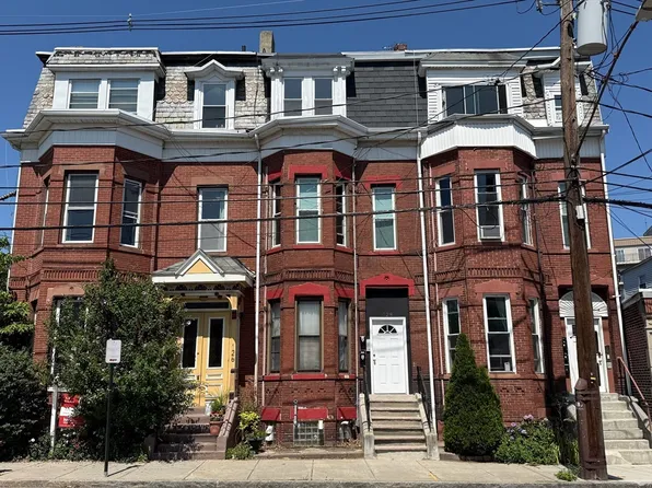 128 Washington Ave, Chelsea, MA 02150