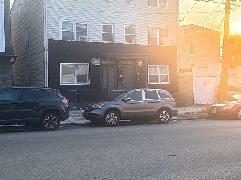 1st image of 169 Temple St APT 2
