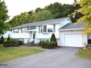 733 Cedarcrest Dr, Duncansville, PA 16635