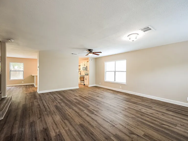 8106 Hoovers Bnd — Photo 6