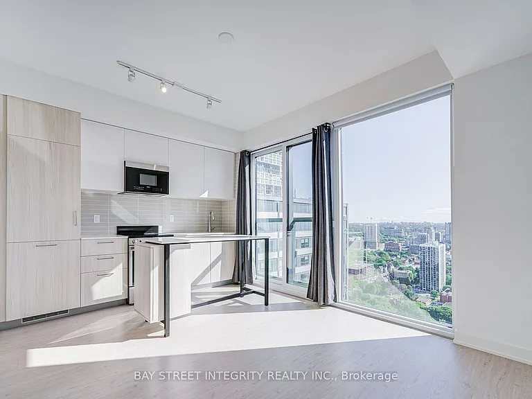 65 Mutual St #3201 — Photo 4