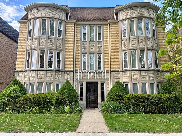 6658 W Devon Ave #1E — Photo 1
