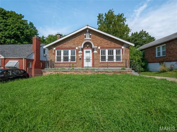 3529 Belaire Pl, Saint Louis, MO 63121