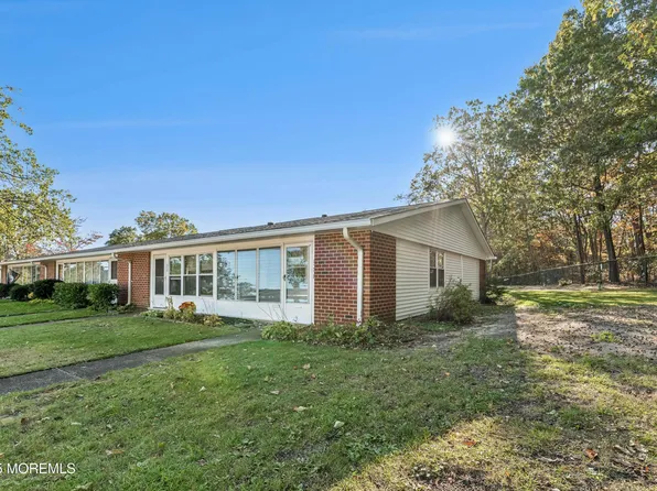 829F Balmoral Court, Lakewood, NJ 08701