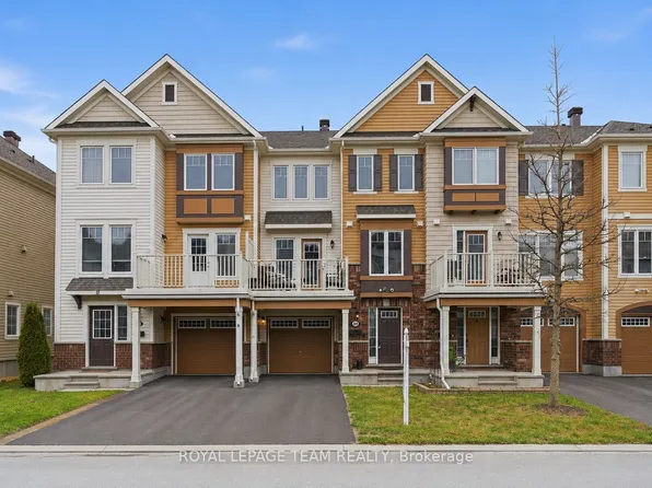 599 Foxlight Cir, Ottawa, ON K2M 0L9