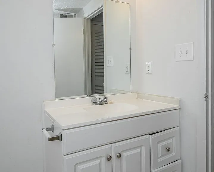 Dana Apartments — Photo 12