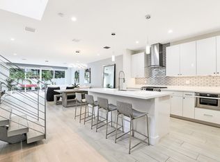 817 NE 17th Way, Fort Lauderdale, FL 33304