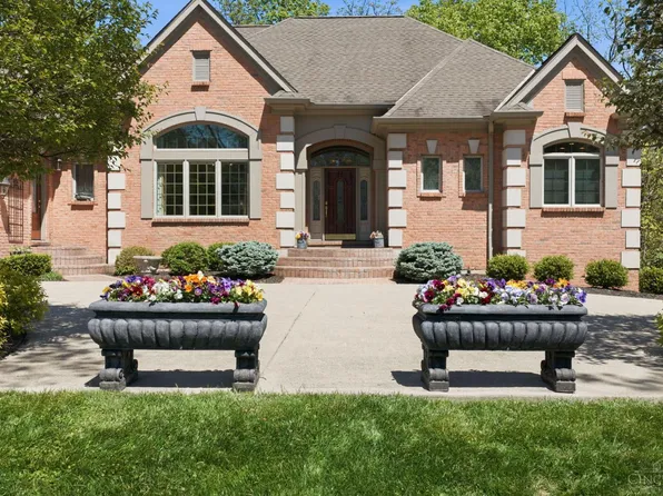 11 Camargo Canyon Dr, Cincinnati, OH 45243