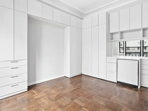 140 West 69th Street 124A image 3 of 22